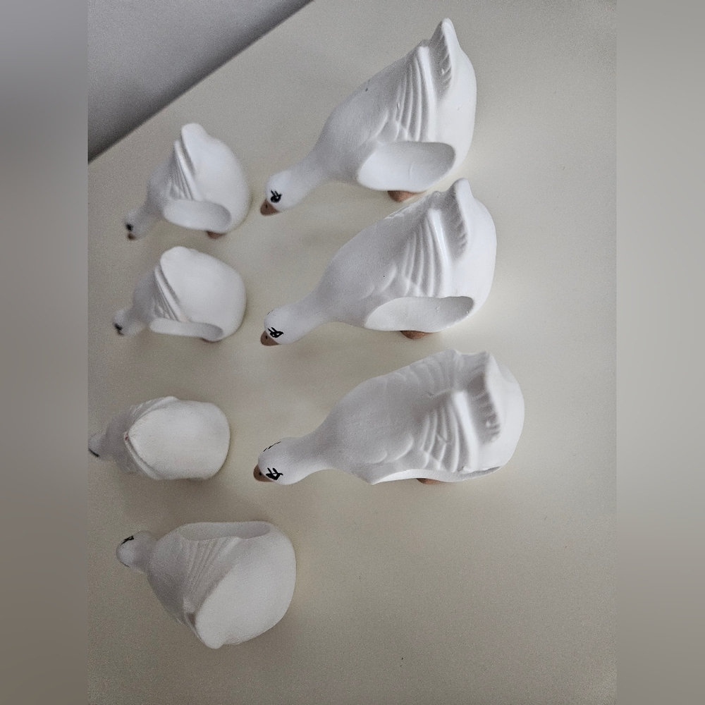 White Hand Painted Ceramic Goose Napkin Rings x 7 - Picture 10 of 11